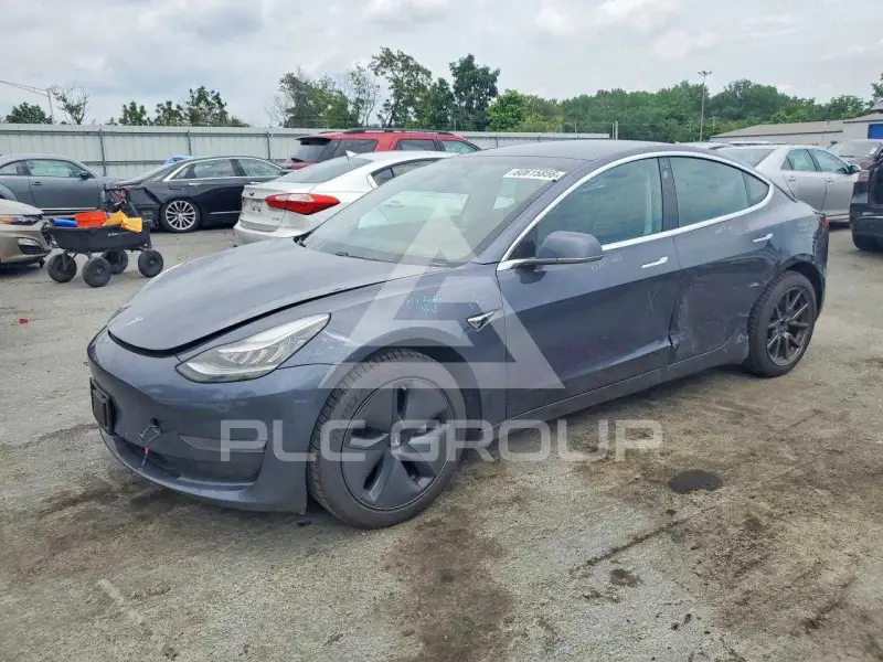 2019 Tesla Model 3 фото