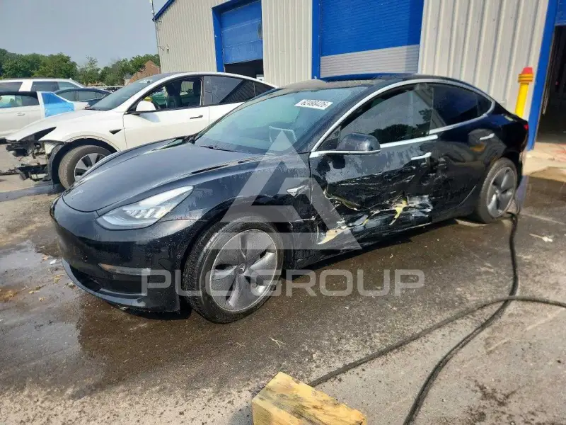 2019 Tesla Model 3 фото