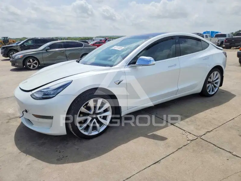 2019 Tesla Model 3 фото