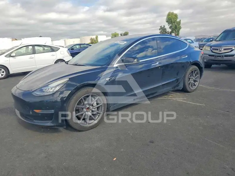 2019 Tesla Model 3 фото