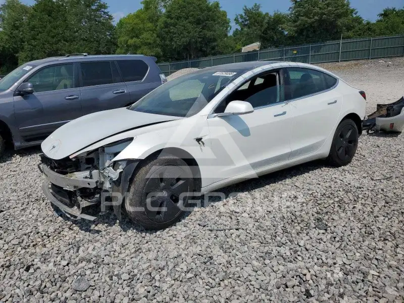 2019 Tesla Model 3 фото