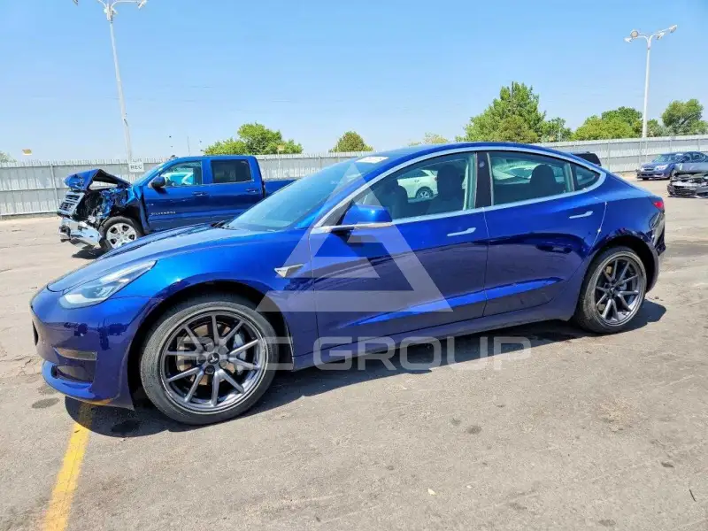 2019 Tesla Model 3 фото