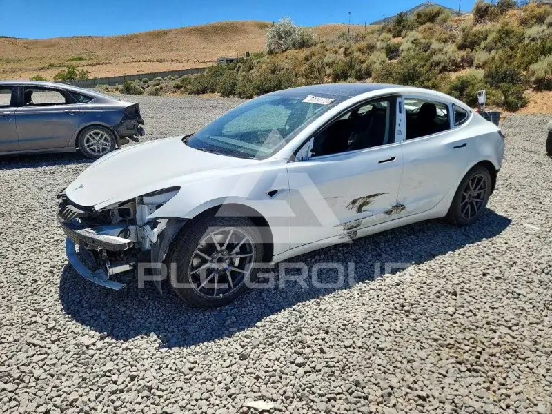 2019 Tesla Model 3 фото