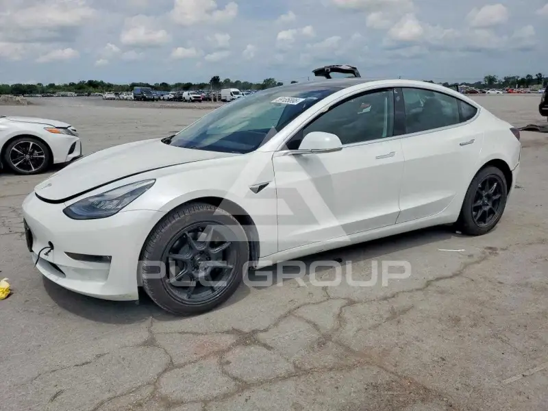 2019 Tesla Model 3 фото