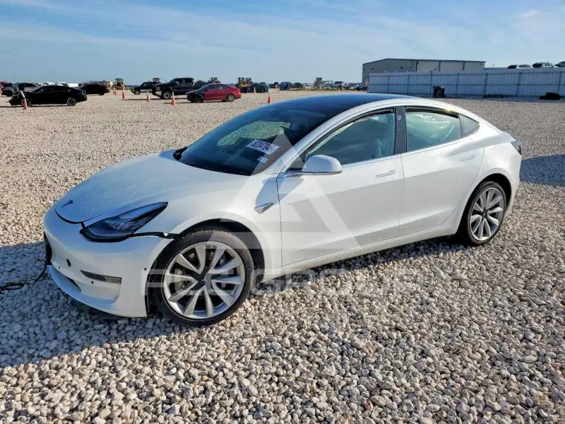 2019 Tesla Model 3 photo
