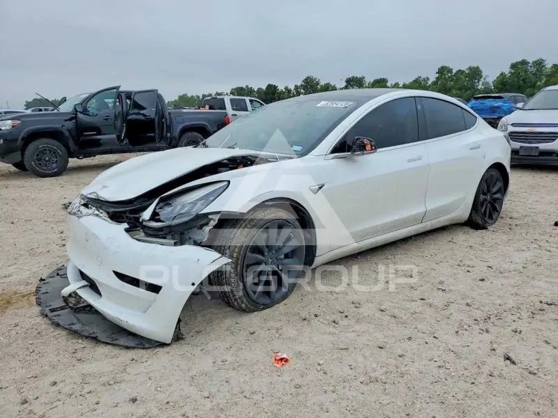 2019 Tesla Model 3 фото