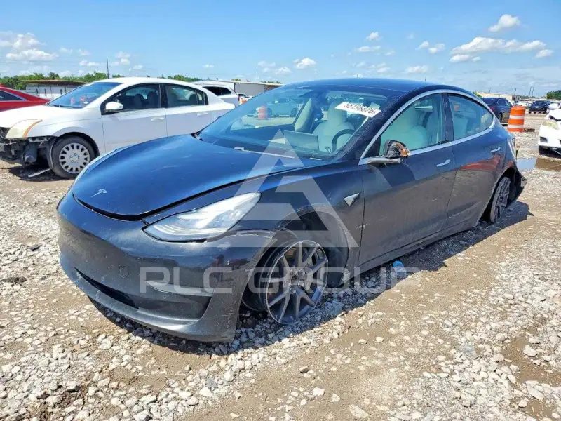 2019 Tesla Model 3 фото