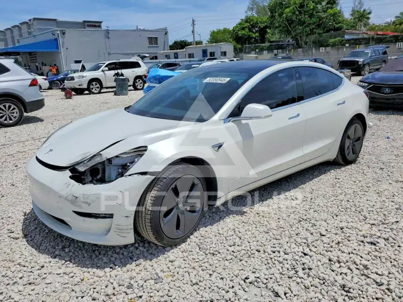 2019 Tesla Model 3 фото