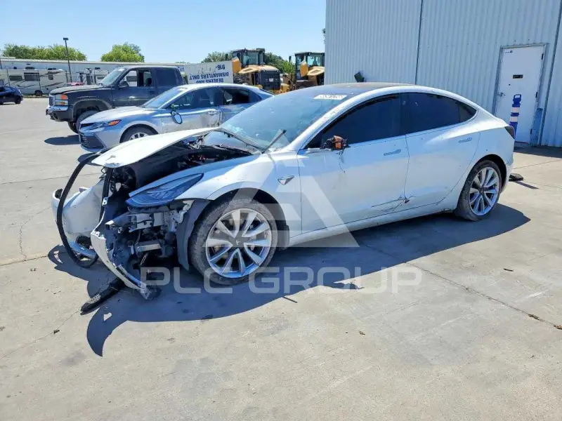 2019 Tesla Model 3 фото