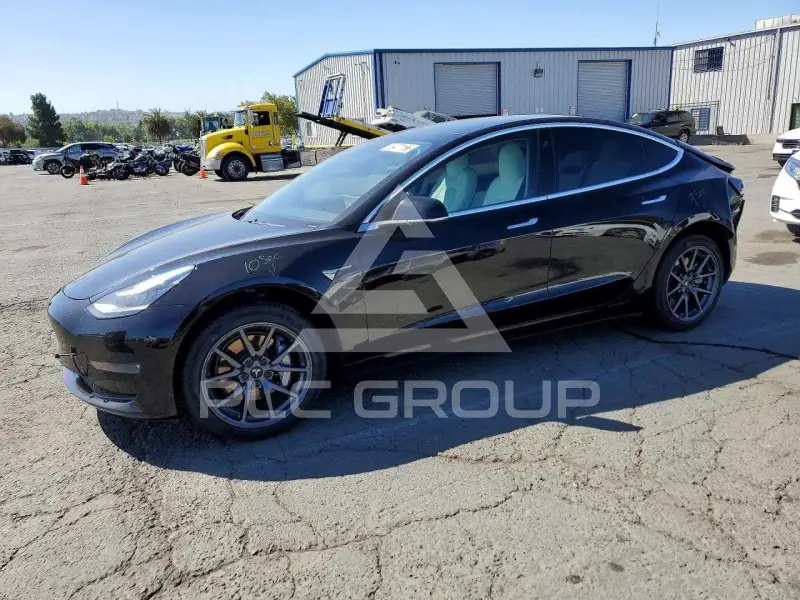 2019 Tesla Model 3 фото