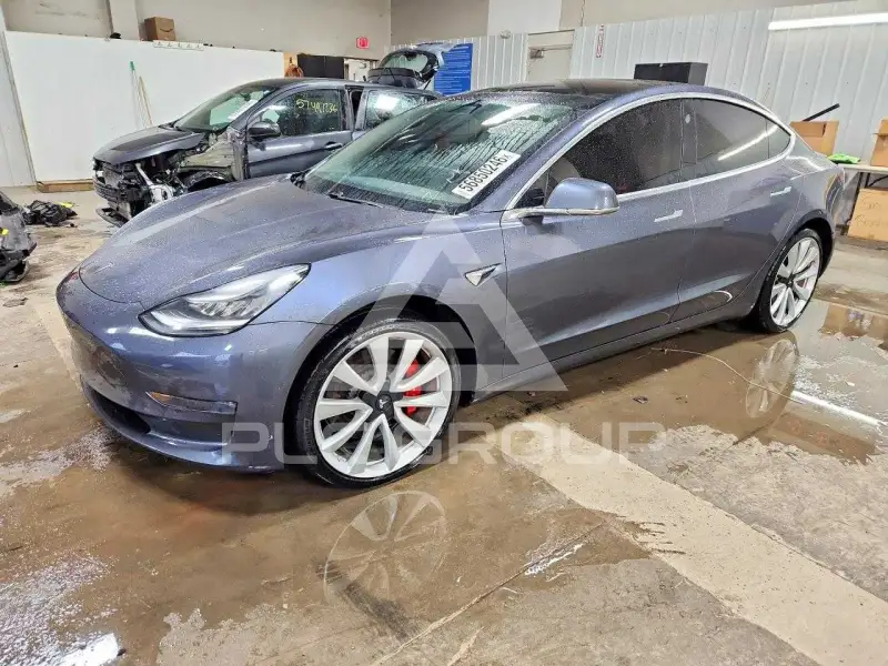 2019 Tesla Model 3 фото