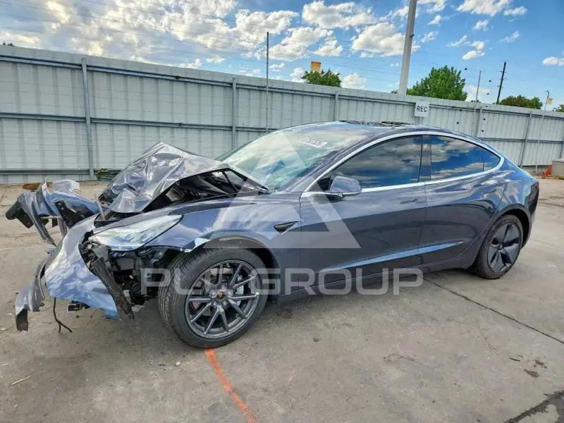 2019 Tesla Model 3 фото