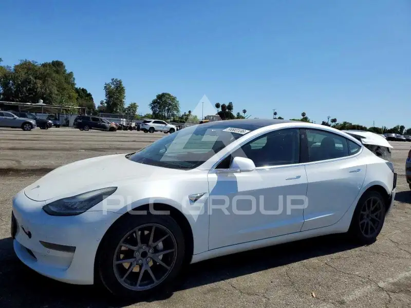 2019 Tesla Model 3 фото