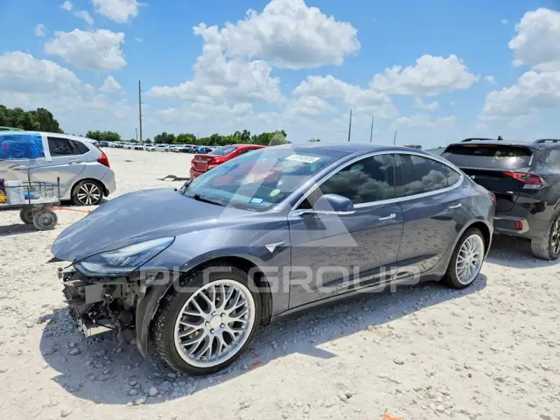 2019 Tesla Model 3 фото
