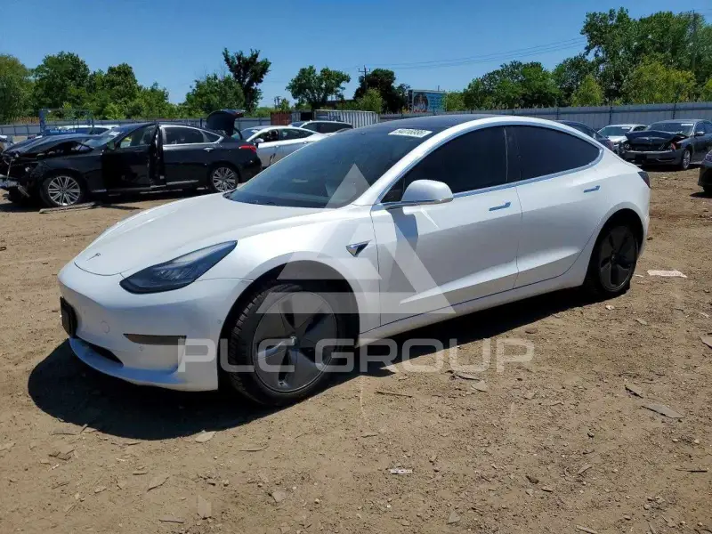 2019 Tesla Model 3 фото