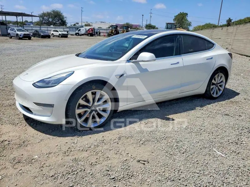 2019 Tesla Model 3 фото