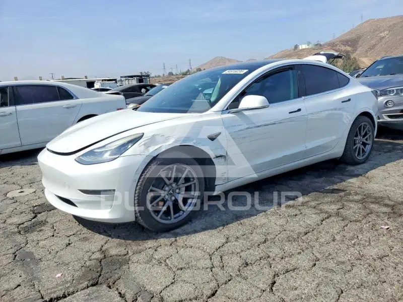 2019 Tesla Model 3 фото