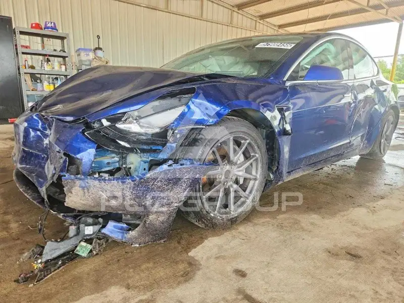 2019 Tesla Model 3 фото