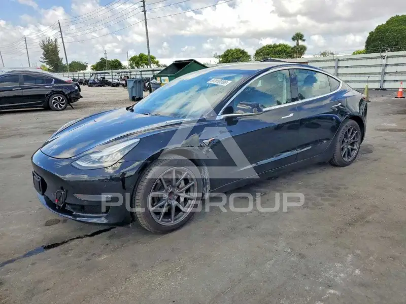 2019 Tesla Model 3 фото