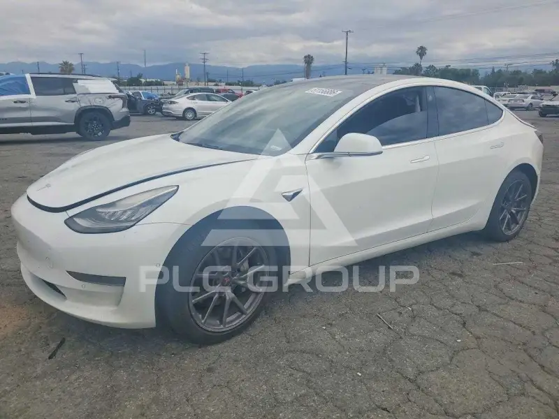 2019 Tesla Model 3 фото