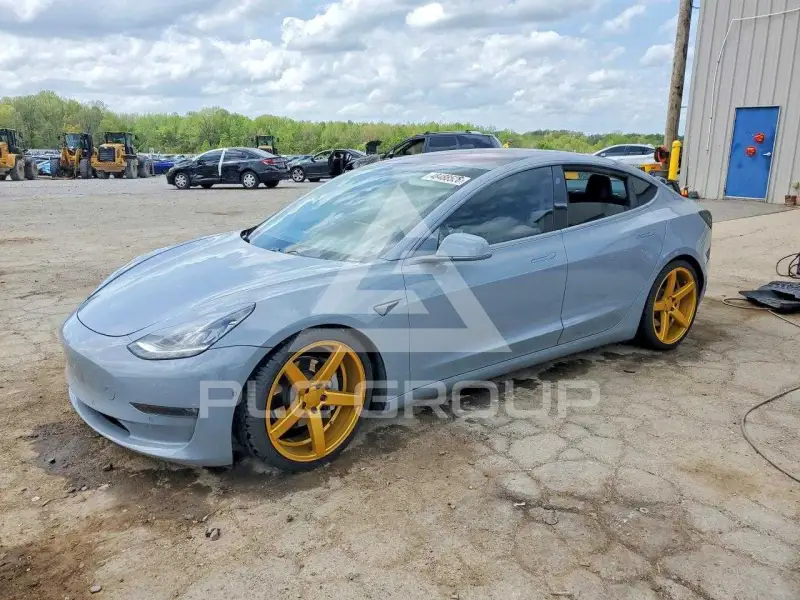 2019 Tesla Model 3 фото