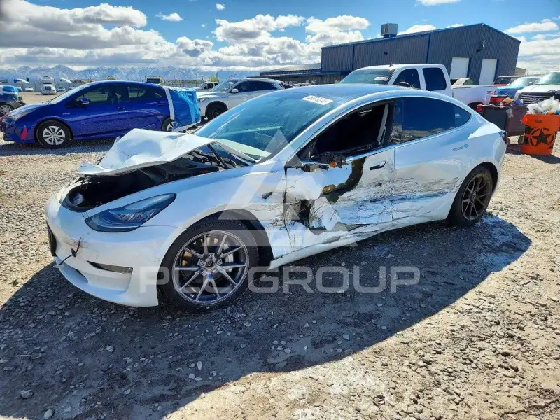 2019 Tesla Model 3 фото