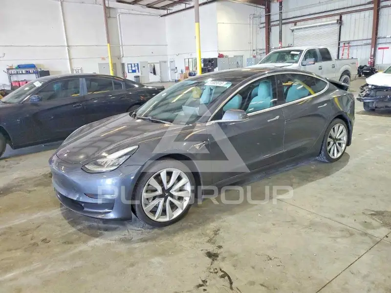 2019 Tesla Model 3 фото
