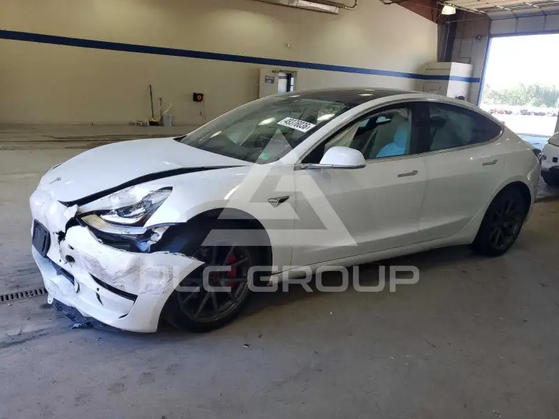 2019 Tesla Model 3 фото