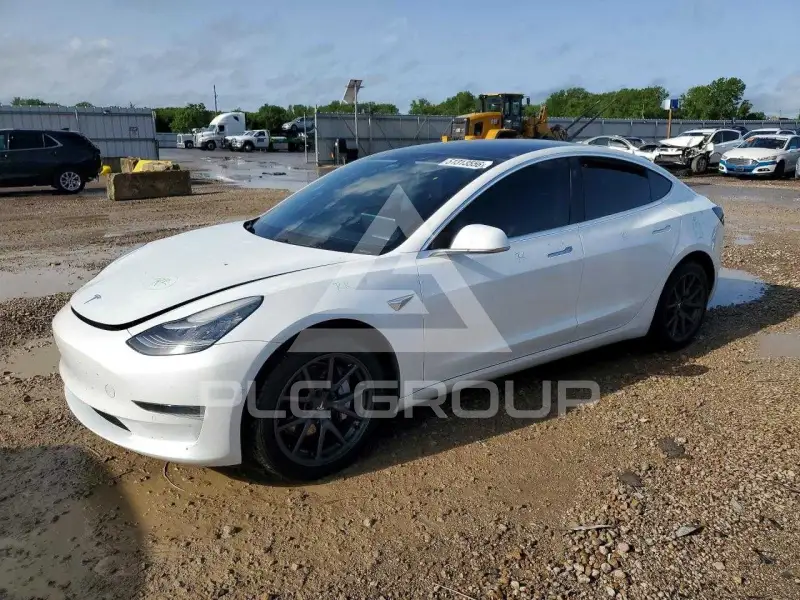2019 Tesla Model 3 фото