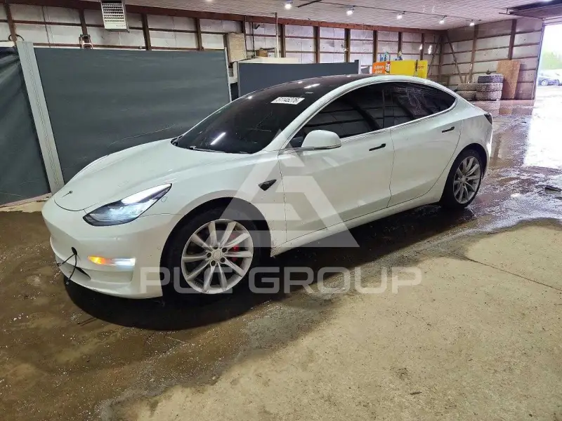 2019 Tesla Model 3 фото