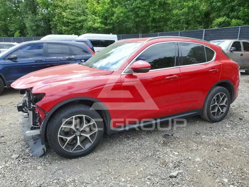 2019 Alfa Romeo Stelvio photo