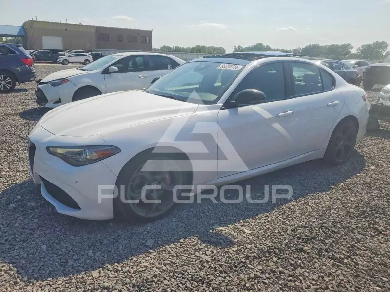 2019 Alfa Romeo Giulia photo