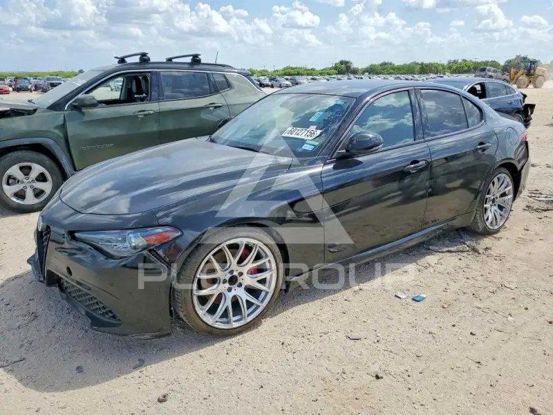 2019 Alfa Romeo Giulia photo