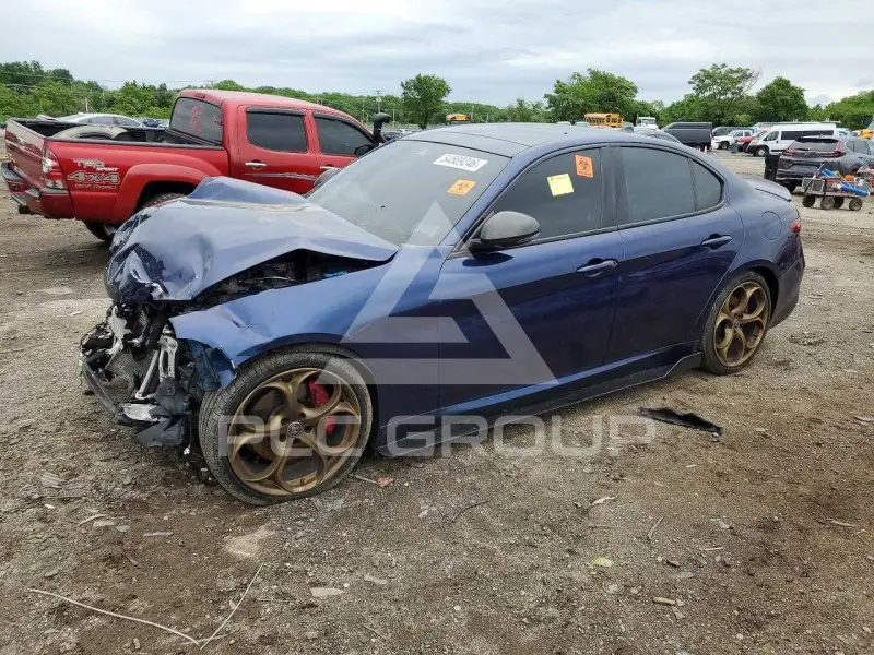 2019 Alfa Romeo Giulia photo