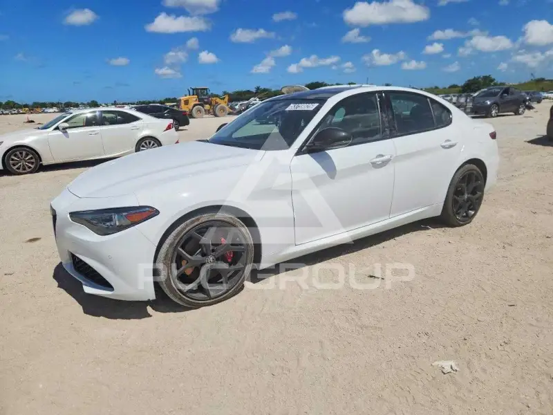 2019 Alfa Romeo Giulia фото