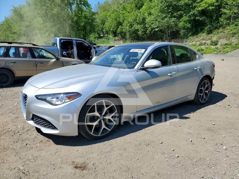 2019 Alfa Romeo Giulia photo
