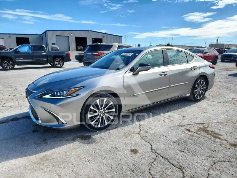 2019 Lexus ES350 photo