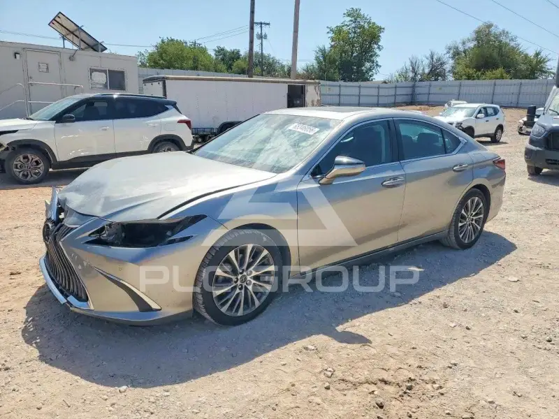 2019 Lexus ES350 photo