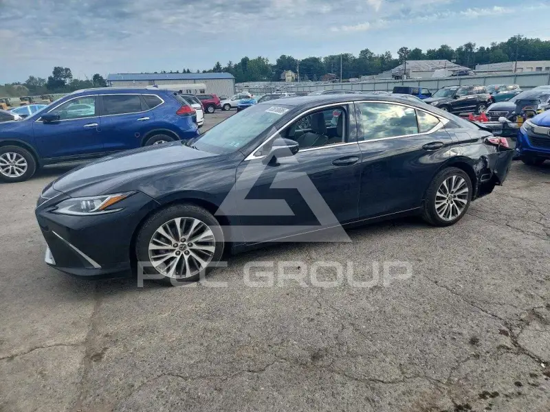 2019 Lexus ES350 photo