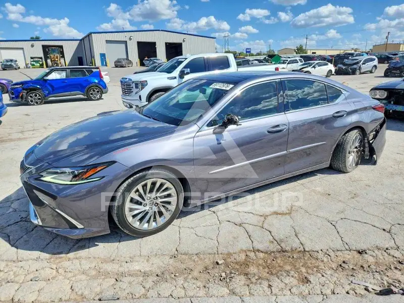 2019 Lexus ES350 photo