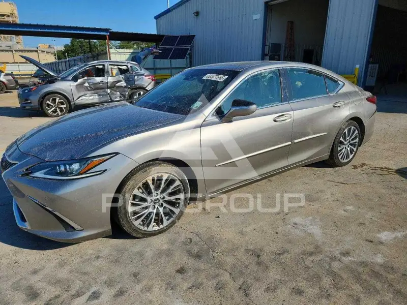 2019 Lexus ES350 фото