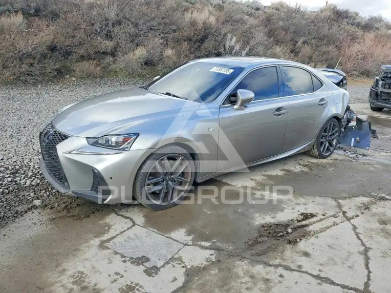 2019 Lexus IS photo