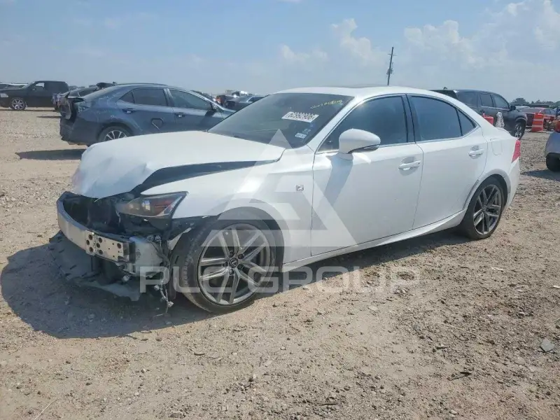 2019 Lexus IS photo