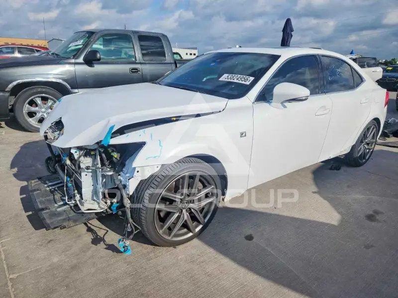 2019 Lexus IS photo