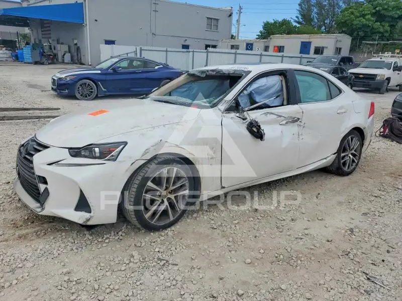 2019 Lexus IS фото