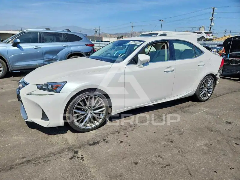 2019 Lexus IS фото