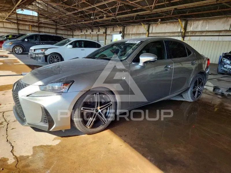 2019 Lexus IS photo