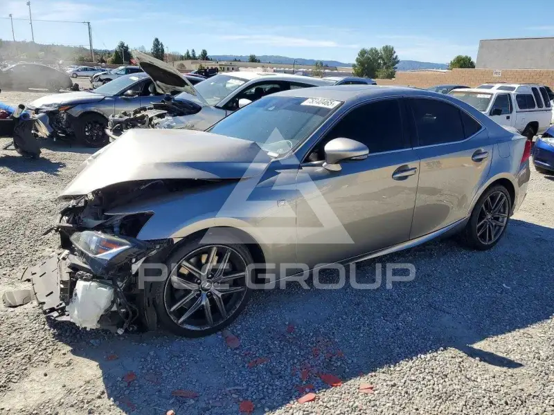 2019 Lexus IS300 фото