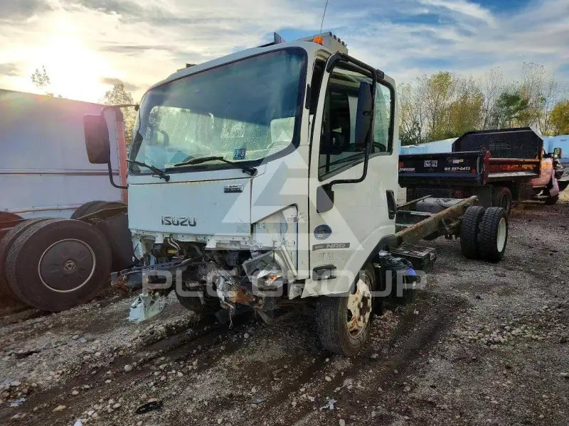 2019 Isuzu NPR photo