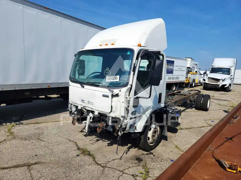 2019 Isuzu NPR photo